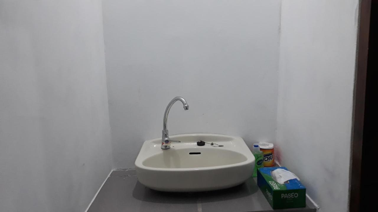Kuta  Mandalika Homestay מראה חיצוני תמונה
